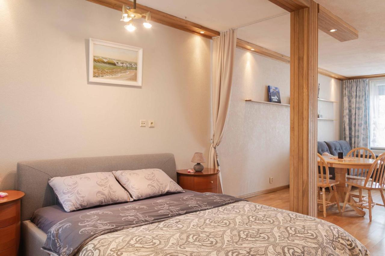 Cozy One Room Apartment With Yard Juodkrantė Exterior foto